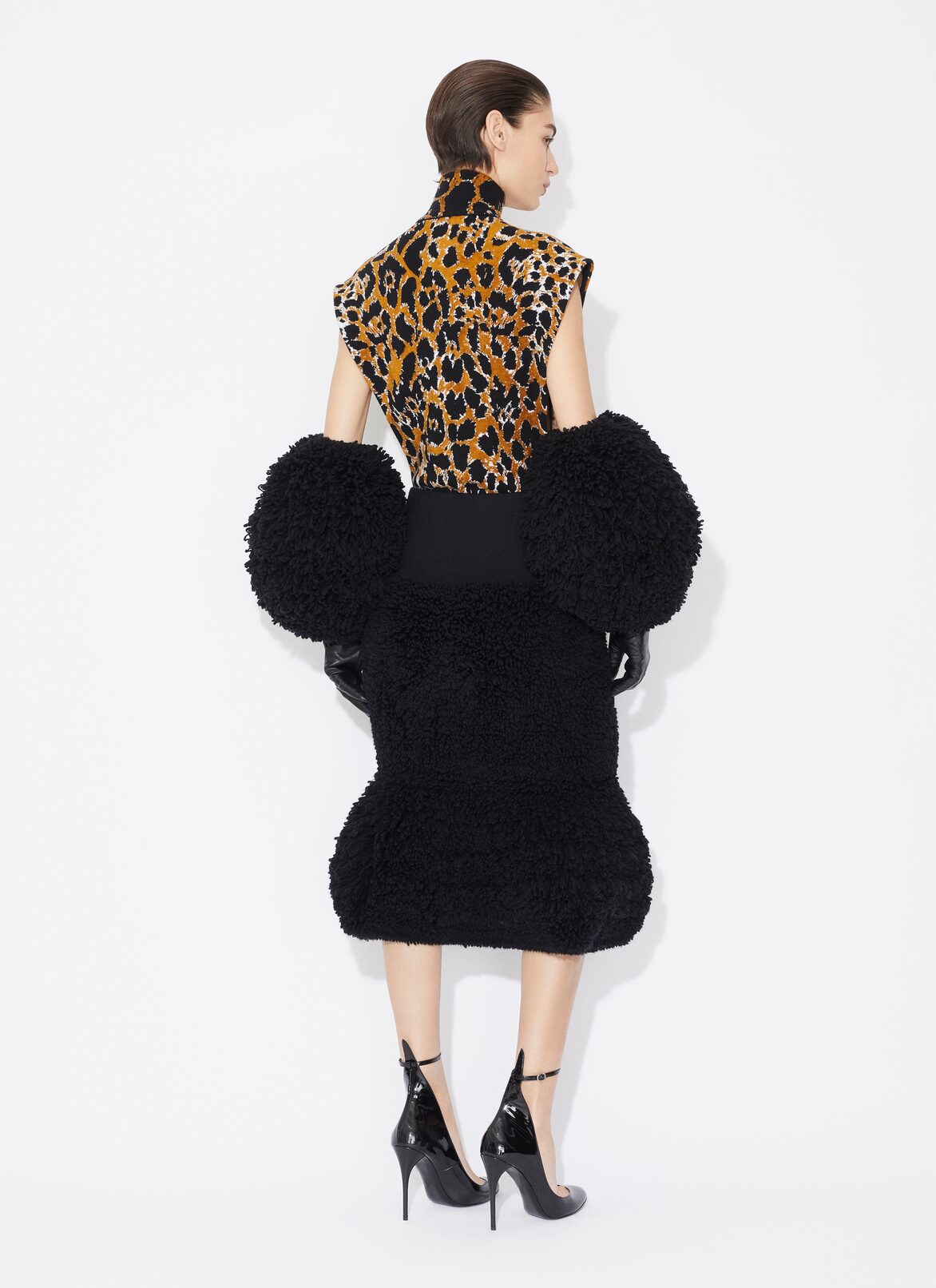 SLIT SKIRT IN KNITTED FUR ALAÏA BLACK SLIT SKIRT IN KNITTED FUR
